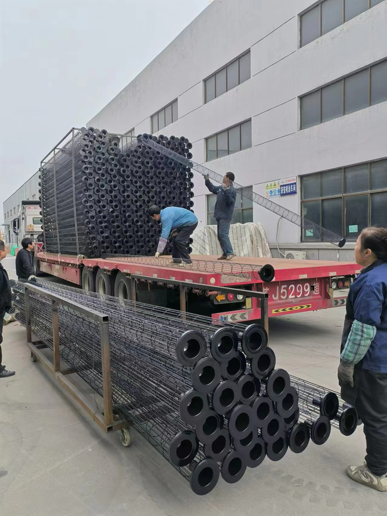 仁怀市有机硅袋笼如何更好地过滤pps滤袋微尘？